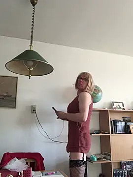 Snapshot of simone_xdressing chatting on 02.02.25 simone xdressing online show from 02.02.25