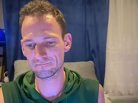 Hotcrazy235 online show from 11.16.25