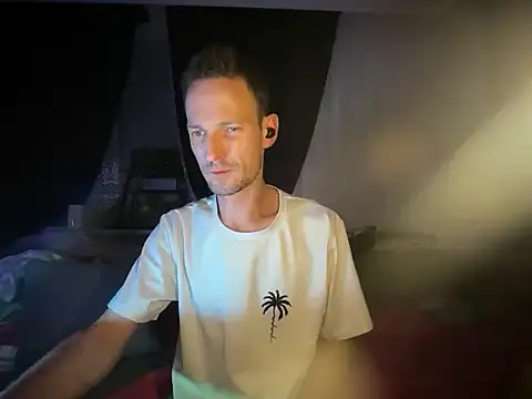 Hotcrazy235 online show from 11.26.25