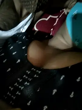 Snapshot of desiXcouple97 chatting on 12.05.25 desiXcouple97 online show from 12.05.25