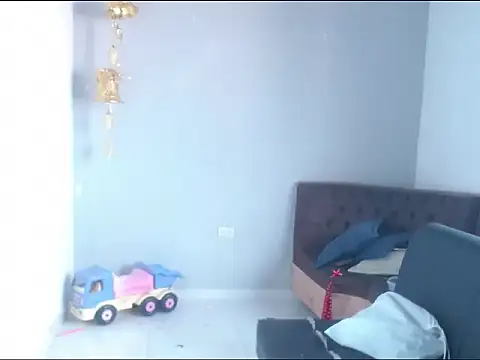 Snapshot of Sra_Angelina chatting on 12.02.25 Sra Angelina online show from 12.02.25