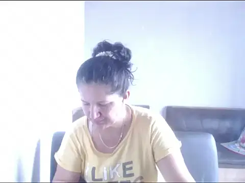 Snapshot of Sra_Angelina chatting on 12.18.25 Sra Angelina online show from 12.18.25