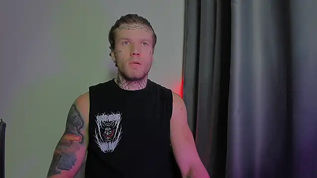 Snapshot of Huntall77 chatting on 11.28.25 Huntall77 online show from 11.28.25