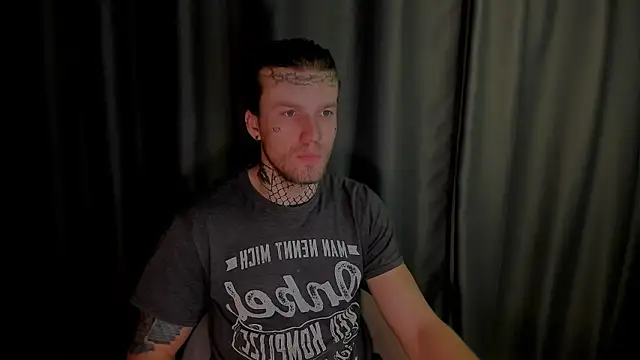 Snapshot of Huntall77 chatting on 11.30.25 Huntall77 online show from 11.30.25