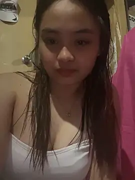 pinayyours18 online show from 11.17.25