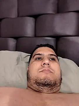 Snapshot of Womanizer24 chatting on 11.17.25 Womanizer24 online show from 11.17.25