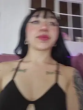 Snapshot of dirty_diiana chatting on 11.18.25 dirty diiana online show from 11.18.25