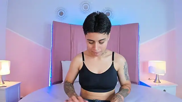 Snapshot of noah_wells chatting on 11.12.25 noah wells online show from 11.12.25