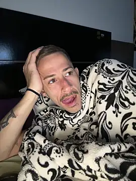 Snapshot of Lucasjandre chatting on 04.02.26 Lucasjandre online show from 04.02.26