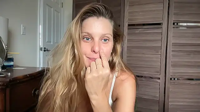 prettylittlekittycat online show from 06.25.26