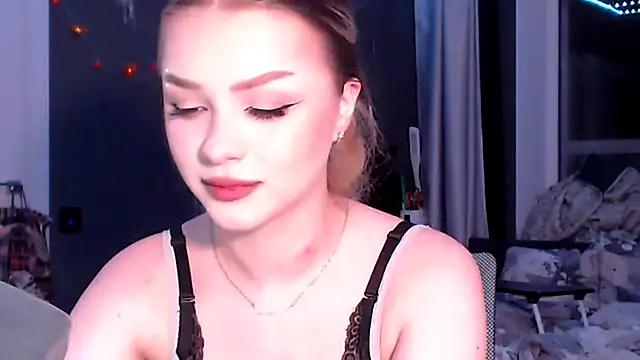 MissVelour online show from 11.13.25