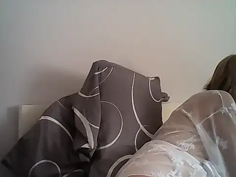Snapshot of MelleEloa chatting on 06.08.26 MelleEloa online show from 06.08.26