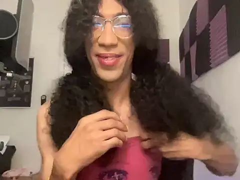 Snapshot of Tehani_Bentley chatting on 11.16.25 Tehani Bentley online show from 11.16.25