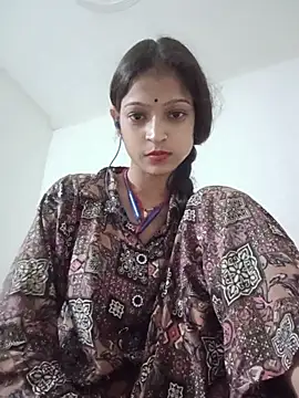 Mohnicute online show from 06.14.26