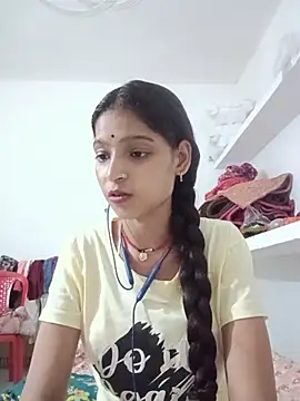 Mohnicute online show from 07.17.26