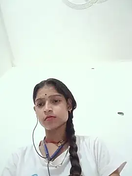 Mohnicute online show from 07.20.26