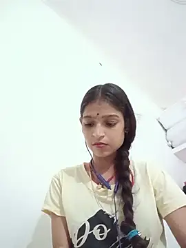 Mohnicute online show from 07.25.26