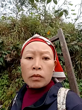 girl-hot2x online show from 12.18.25