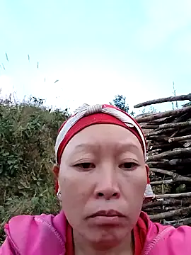 girl-hot2x online show from 12.23.25