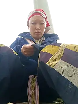 girl-hot2x online show from 04.20.26