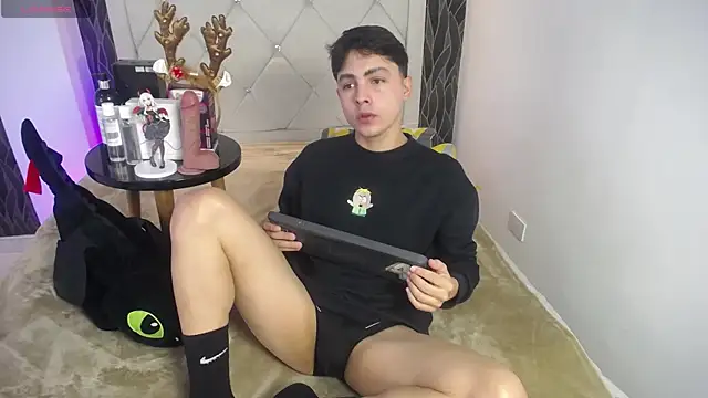 Samu FoXXX online show from 12.17.25