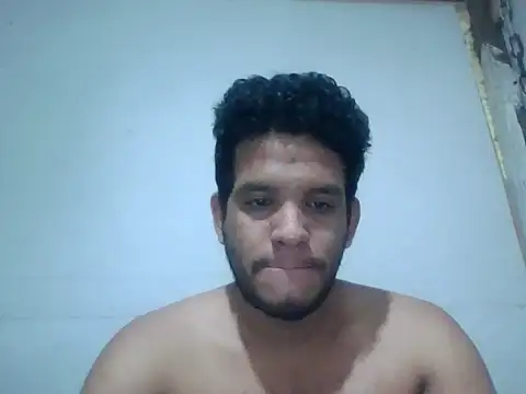 Snapshot of josecamsex27 chatting on 12.03.25 josecamsex27 online show from 12.03.25