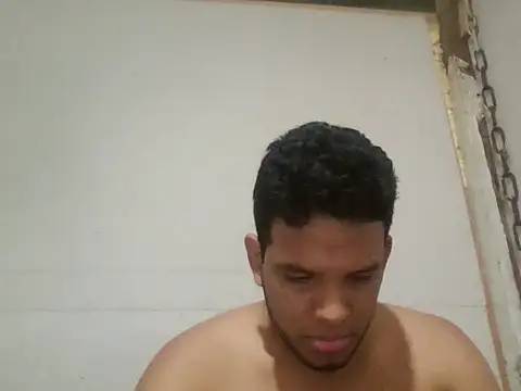 Snapshot of josecamsex27 chatting on 12.15.25 josecamsex27 online show from 12.15.25