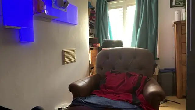 Snapshot of LeatherSdaddy chatting on 04.12.26 LeatherSdaddy online show from 04.12.26