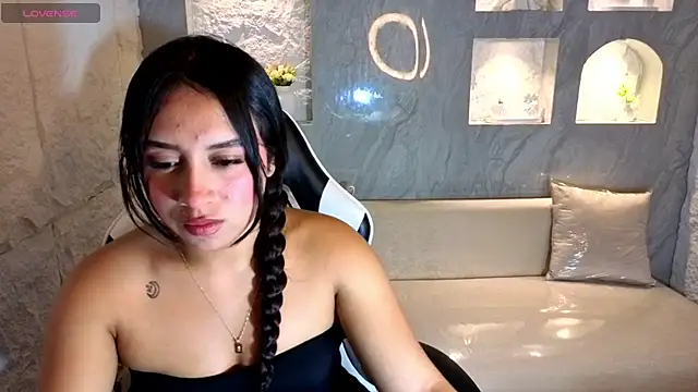 Juliana Tx online show from 01.10.26