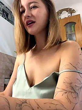 yourladyMary online show from 11.28.25