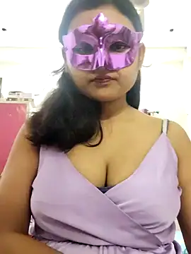 Snapshot of Hot-ruma chatting on 11.14.25 Hot-ruma online show from 11.14.25