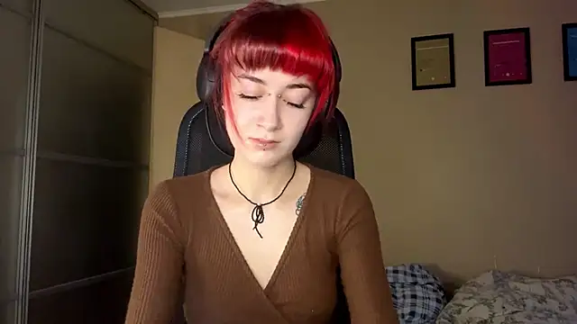 EmilySkyline online show from 12.18.25