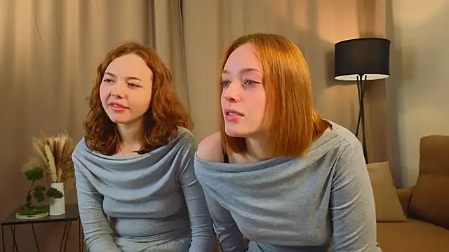 Snapshot of LucreciaAsters chatting on 11.24.25 LucreciaAsters online show from 11.24.25