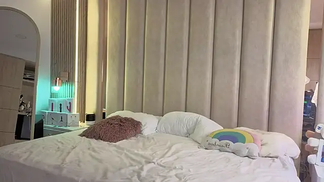 Snapshot of Iamnyxy chatting on 11.29.25 Iamnyxy online show from 11.29.25