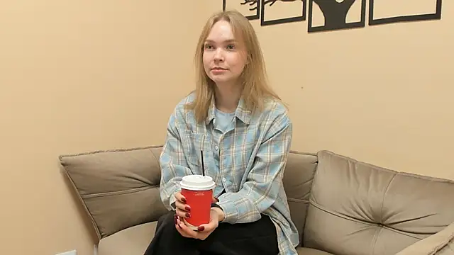 CortneyVacio online show from 11.12.25