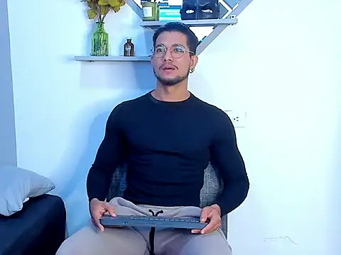 Snapshot of Nolan_joness chatting on 05.19.26 Nolan joness online show from 05.19.26