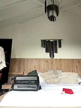 Snapshot of Hannaah_wood chatting on 12.18.25 Hannaah wood online show from 12.18.25