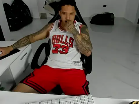 master leather online show from 04.08.26