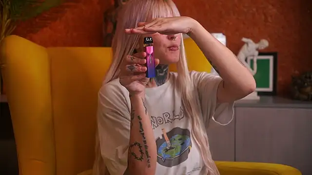 IsauraGarratt online show from 11.13.25