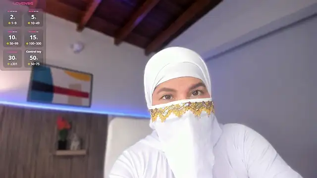 Hannaa Dolly online show from 11.30.25