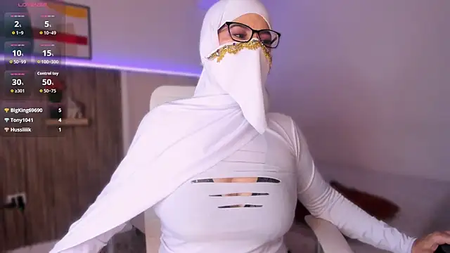 Hannaa Dolly online show from 12.15.25