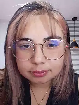 YiniBelle online show from 04.11.26