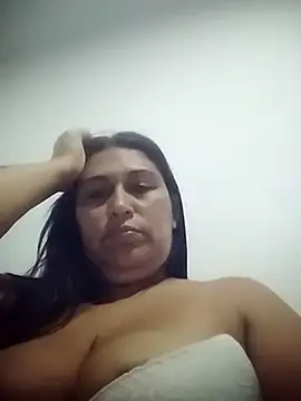 Yuleinnyaguelles online show from 11.21.25