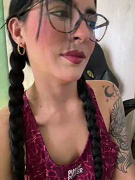 Snapshot of Cristal_Cerati_ chatting on 12.15.25 Cristal Cerati online show from 12.15.25