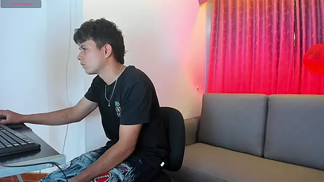 Hospick white online show from 11.14.25