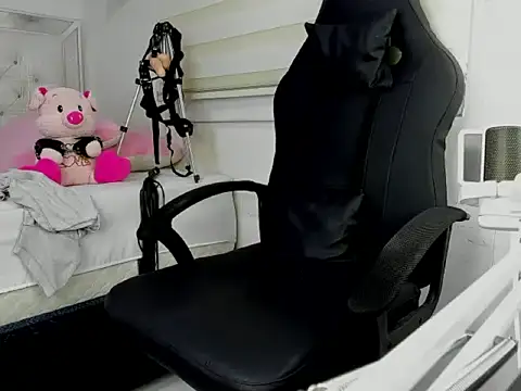 goddess of bitches online show from 02.03.26