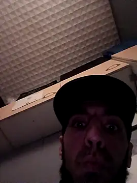 hotguy71000 online show from 12.16.25