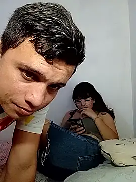 Snapshot of dulce_pareja chatting on 11.14.25 dulce pareja online show from 11.14.25