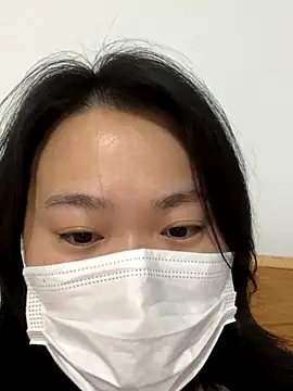 Snapshot of FAN-XIAOGUO chatting on 11.26.25 FAN-XIAOGUO online show from 11.26.25