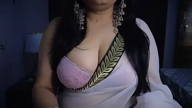 Snapshot of itreesha chatting on 11.15.25 itreesha online show from 11.15.25